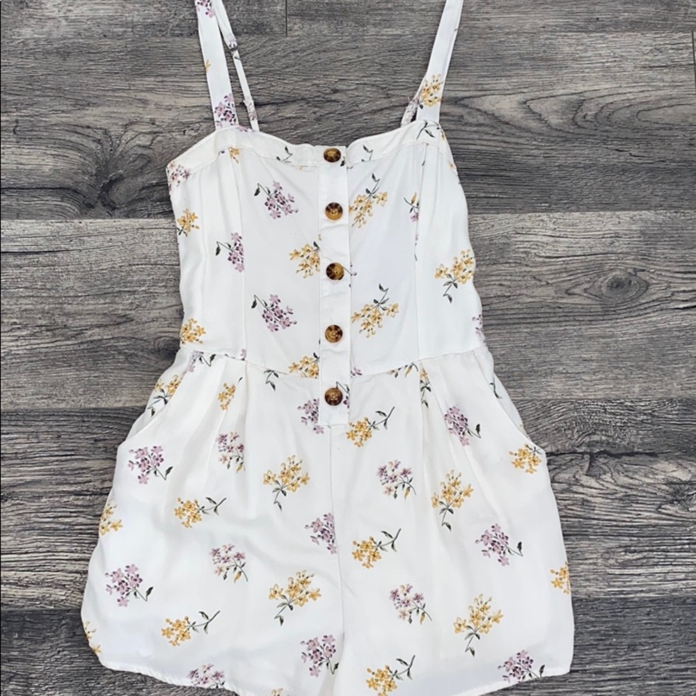 Hollister floral romper with pockets